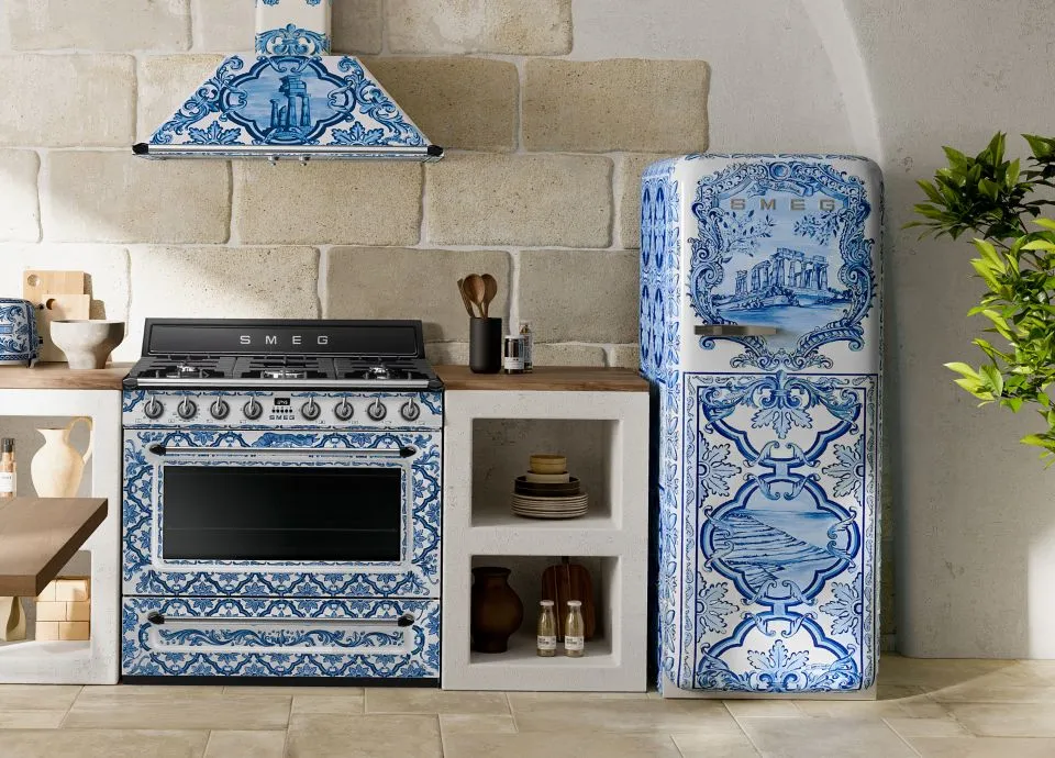 Smeg Microwaves and Combination Ovens